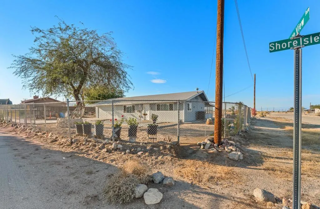 2497 Shore Isle Avenue, Thermal, California 92274 home-pic-3