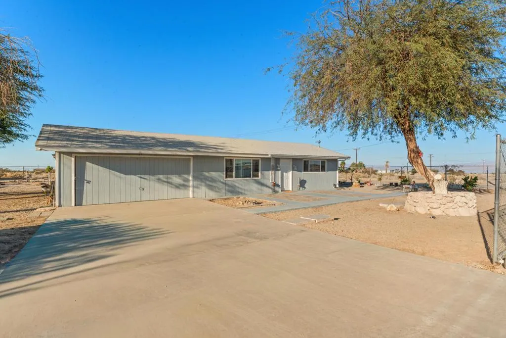 2497 Shore Isle Avenue, Thermal, California 92274 home-pic-6