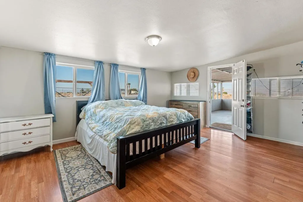 2497 Shore Isle Avenue, Thermal, California 92274 home-pic-23