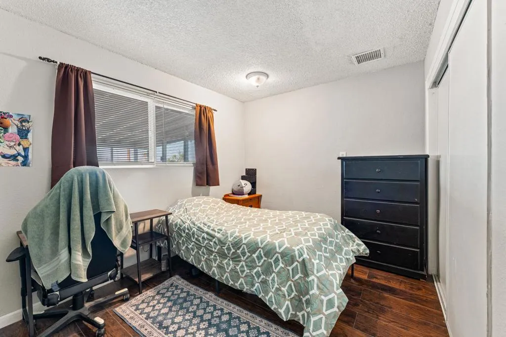 2497 Shore Isle Avenue, Thermal, California 92274 home-pic-31