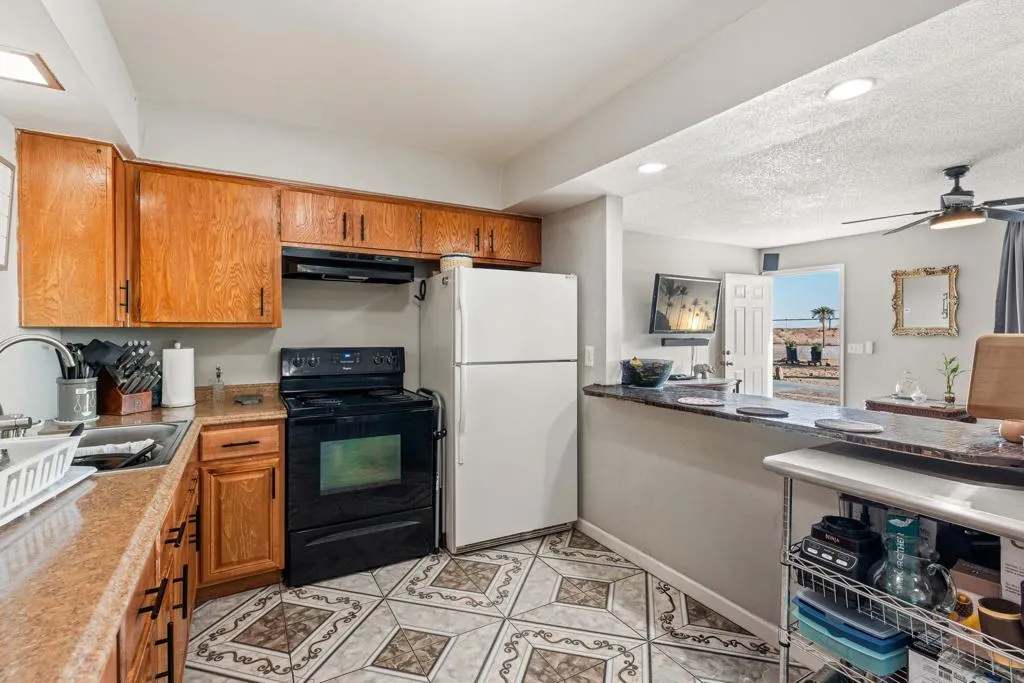 2497 Shore Isle Avenue, Thermal, California 92274 home-pic-22