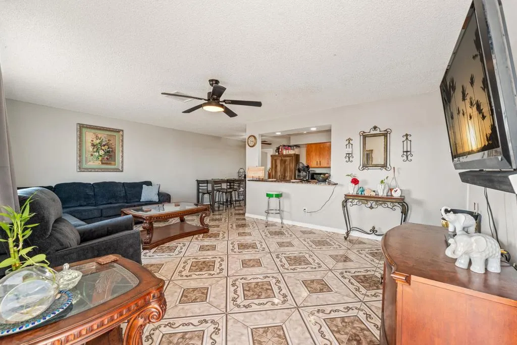 2497 Shore Isle Avenue, Thermal, California 92274 home-pic-16