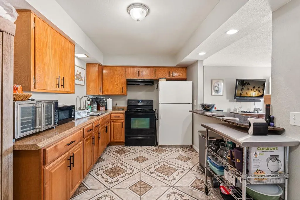 2497 Shore Isle Avenue, Thermal, California 92274 home-pic-21