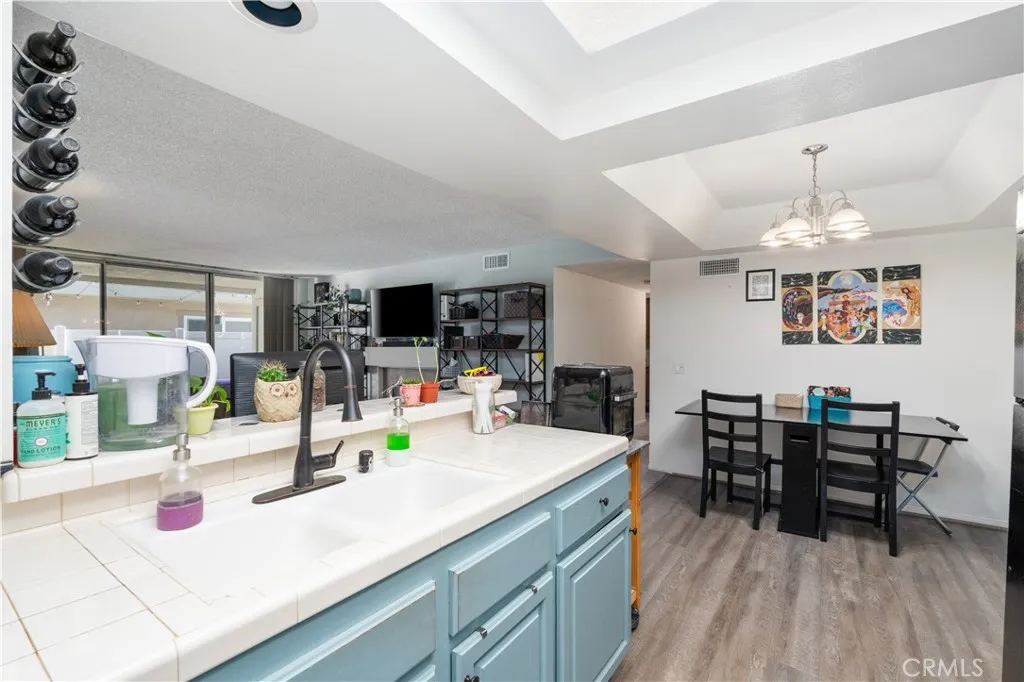 49 Town And Country Road, Pomona, California 91766 home-pic-9