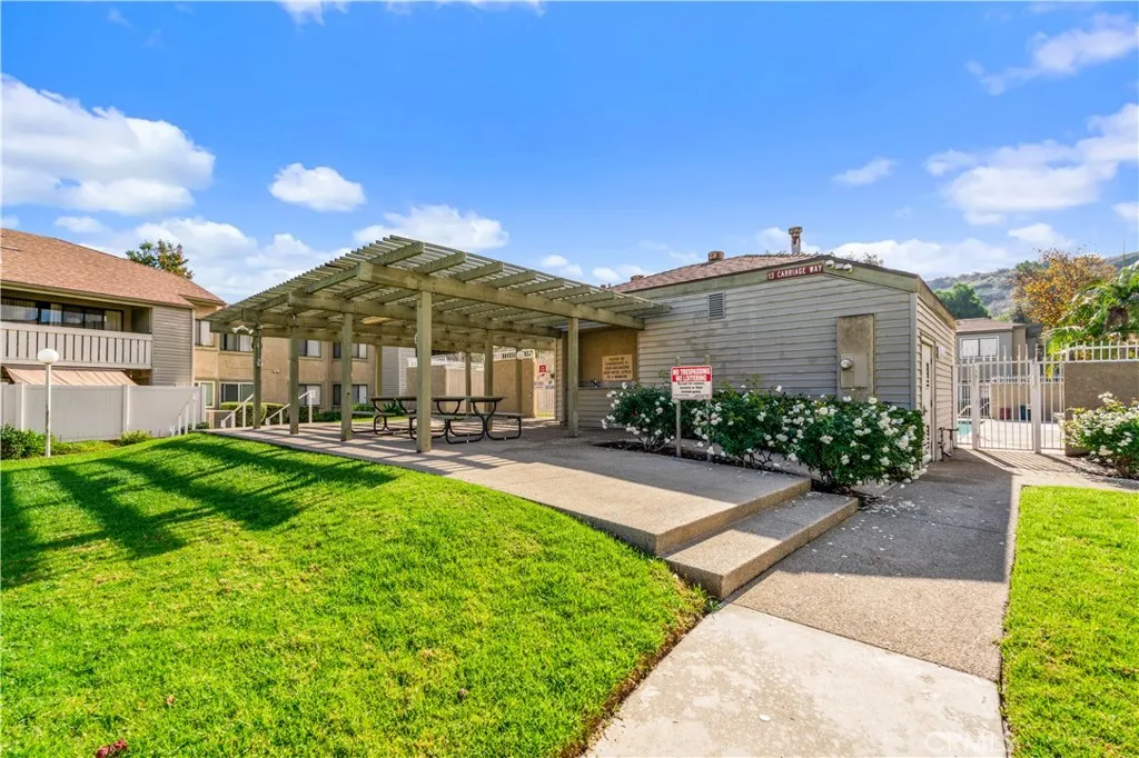 49 Town And Country Road, Pomona, California 91766 home-pic-27