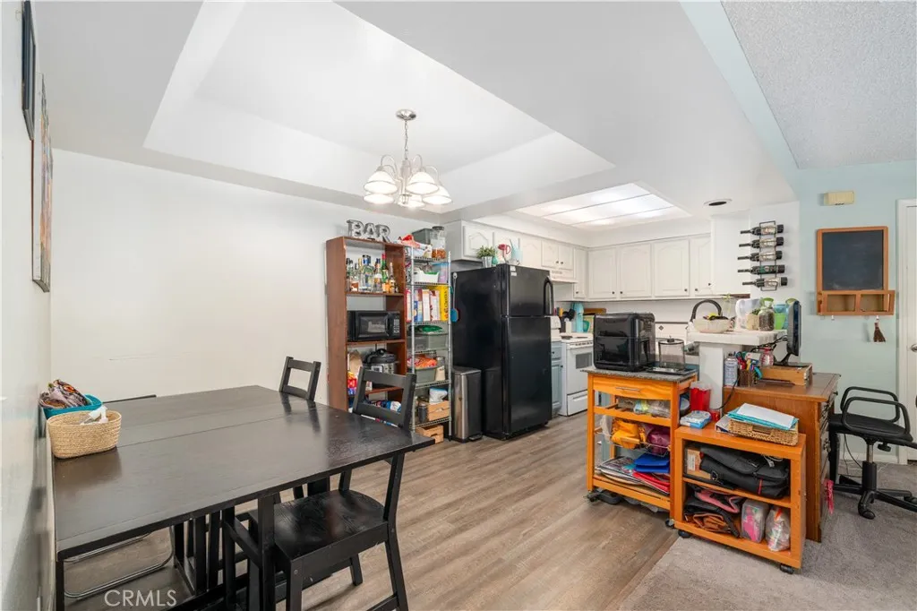 49 Town And Country Road, Pomona, California 91766 home-pic-11