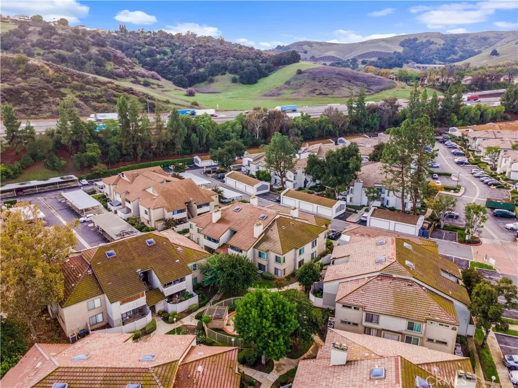 49 Town And Country Road, Pomona, California 91766 home-pic-33