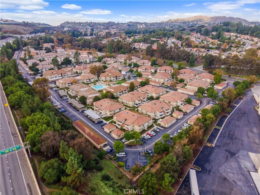 49 Town And Country Road, Pomona, California 91766 home-pic-36