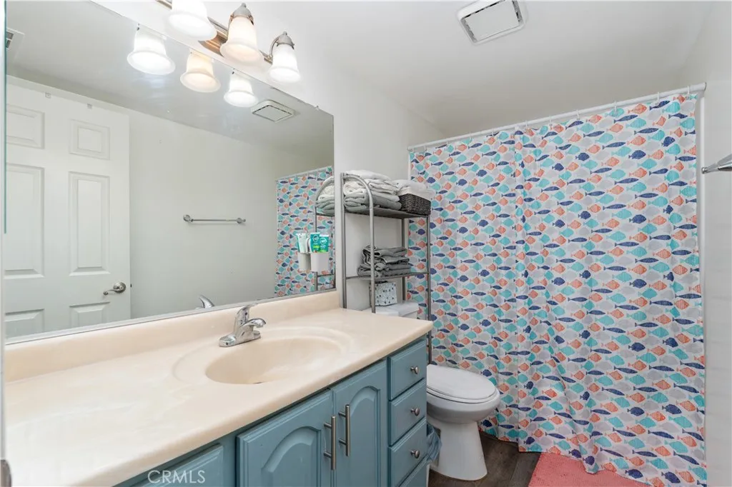 49 Town And Country Road, Pomona, California 91766 home-pic-17
