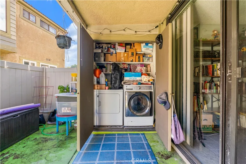 49 Town And Country Road, Pomona, California 91766 home-pic-22