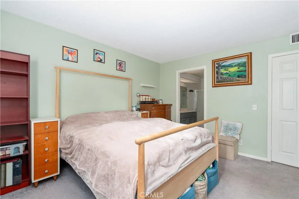 49 Town And Country Road, Pomona, California 91766 home-pic-13