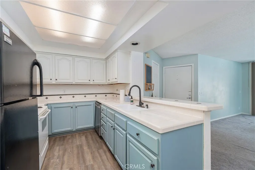 49 Town And Country Road, Pomona, California 91766 home-pic-44