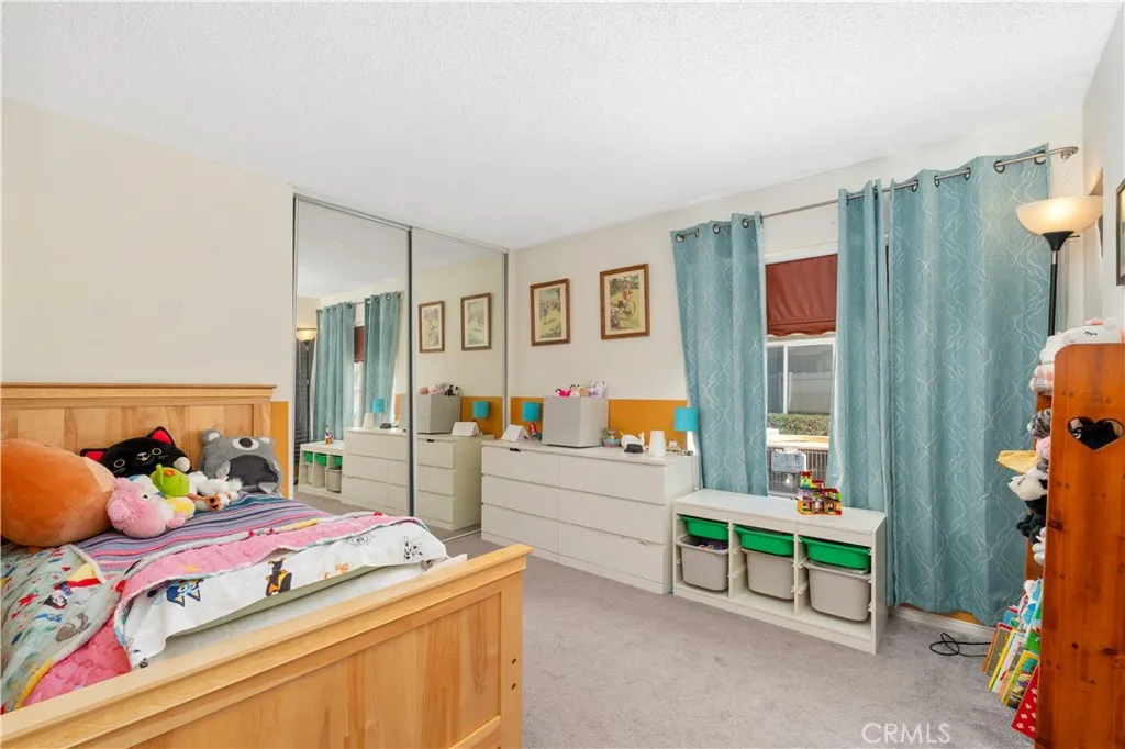 49 Town And Country Road, Pomona, California 91766 home-pic-18