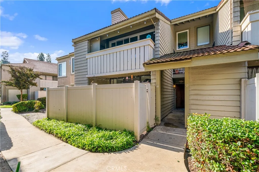49 Town And Country Road, Pomona, California 91766 home-pic-26