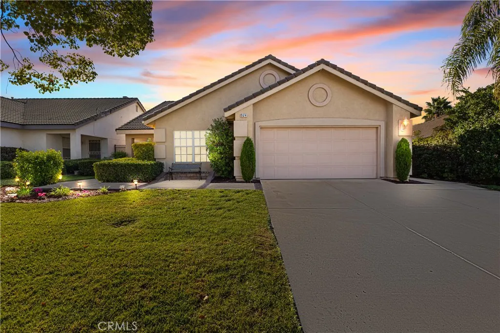 924 Riverview, Redlands, California 92374 home-pic-0