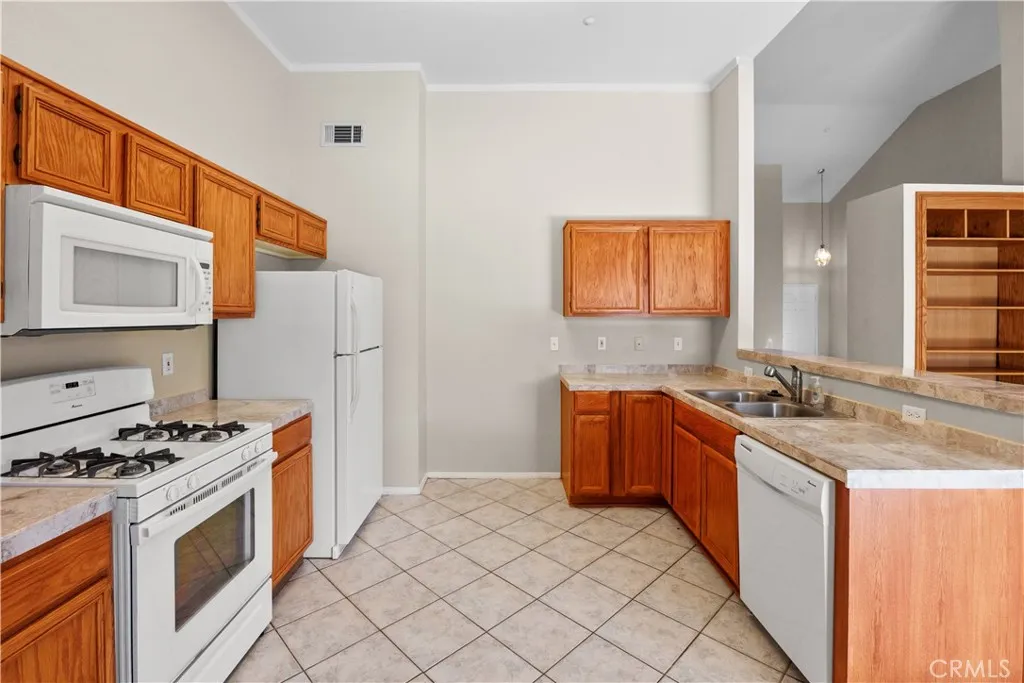 924 Riverview, Redlands, California 92374 home-pic-33