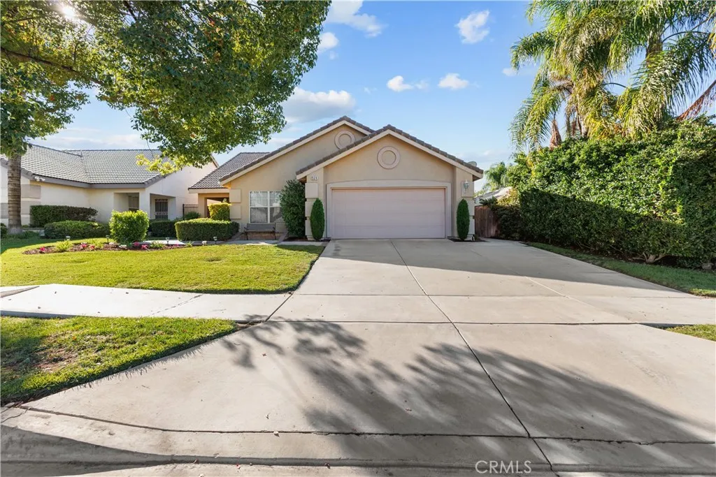 924 Riverview, Redlands, California 92374 home-pic-2