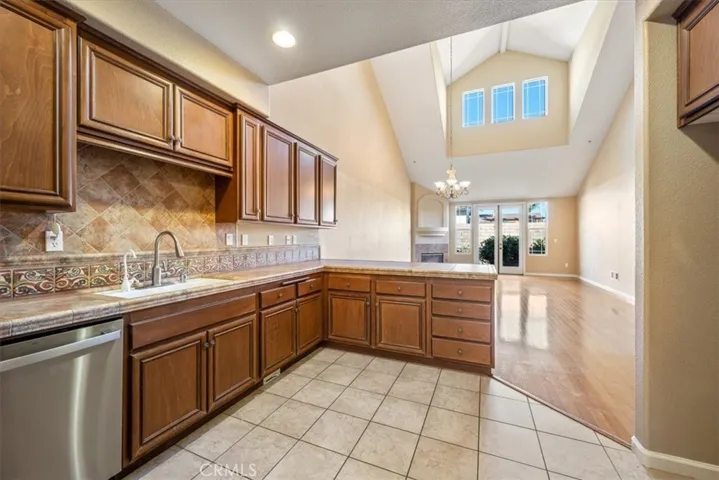 1735 Bilbao, Santa Maria, California 93454