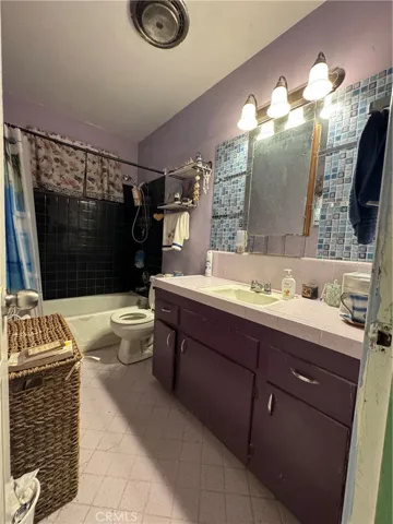 15454 Archwood Street, Van Nuys, California 91406