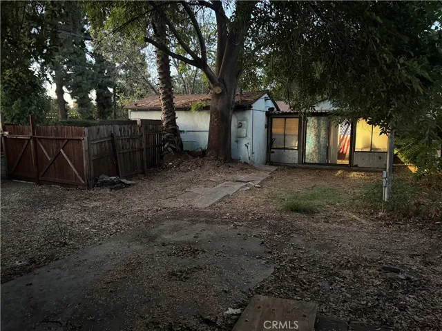 15454 Archwood Street, Van Nuys, California 91406