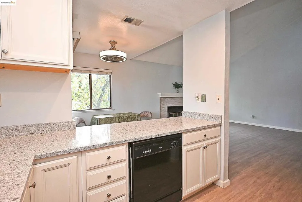 648 Fig Tree Lane, Martinez, California 94553 home-pic-24