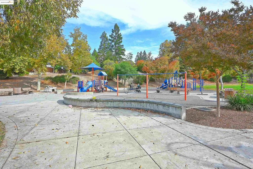 648 Fig Tree Lane, Martinez, California 94553 home-pic-44