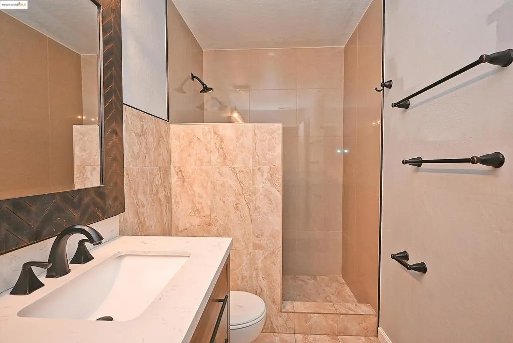 648 Fig Tree Lane, Martinez, California 94553 home-pic-38