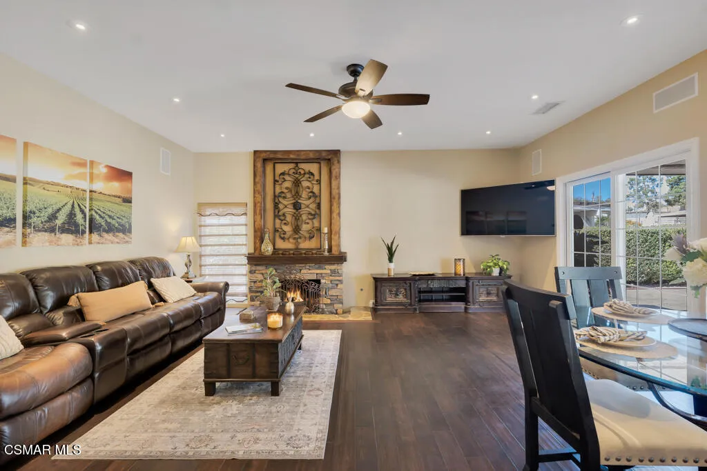 110 Starstone Court, Simi Valley, California 93065 home-pic-26