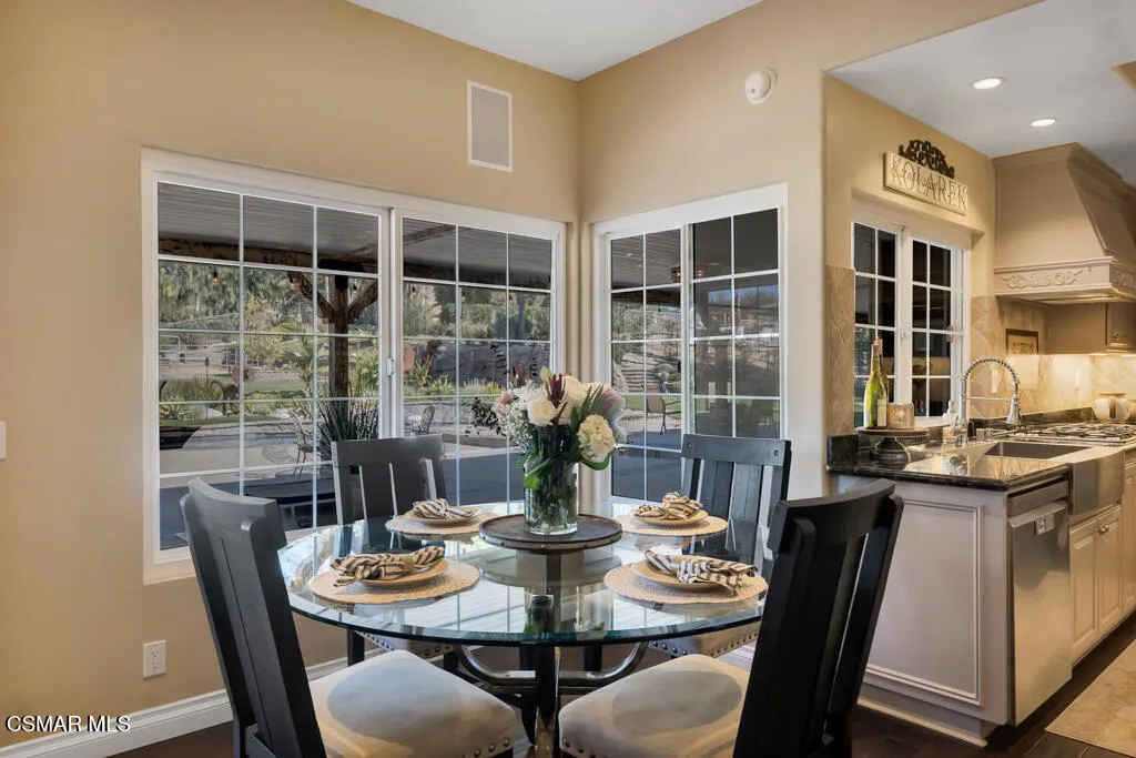 110 Starstone Court, Simi Valley, California 93065 home-pic-23