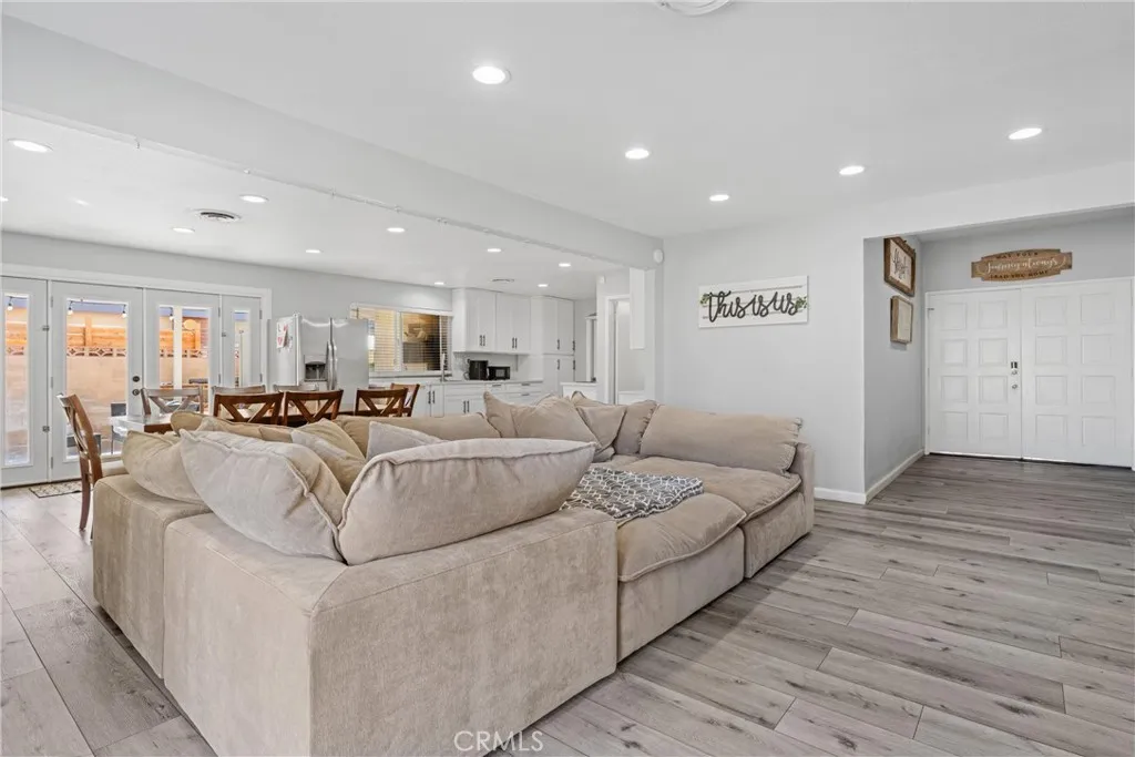 44170 Halcom, Lancaster, California 93536 home-pic-7