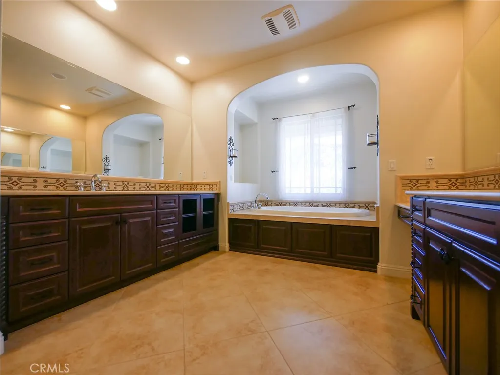 22407 Leisure, Corona, California 92883 home-pic-18