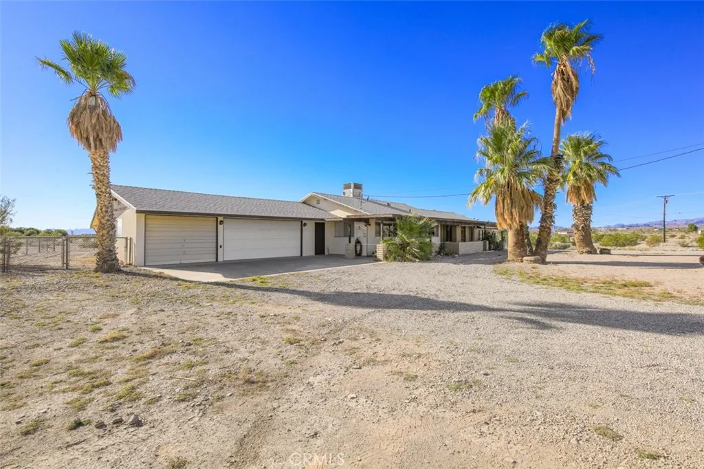 150752 Capistrano, Big River, California 92242 home-pic-1