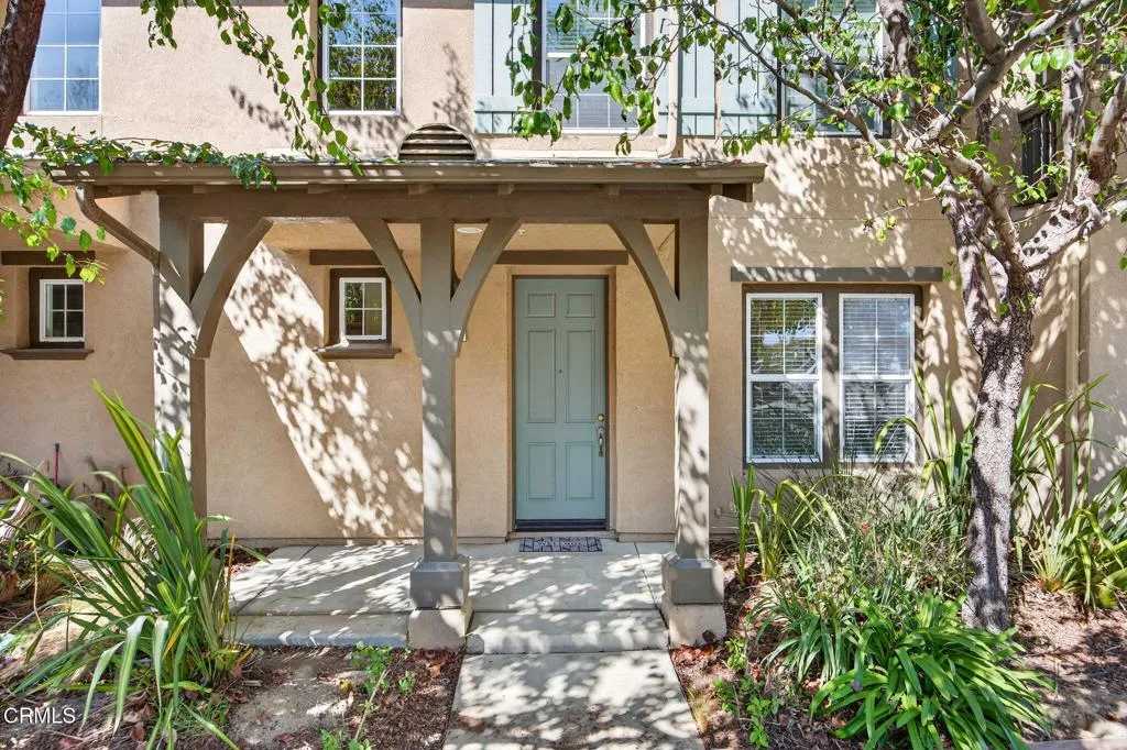 337 Feather River Place, Oxnard, California 93036 home-pic-2