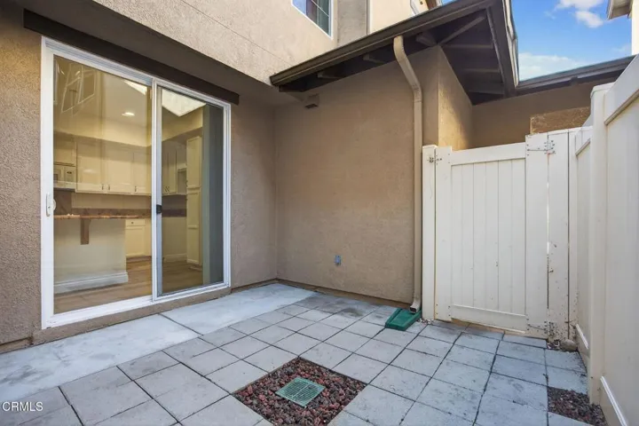 43-web-or-mls-UpmarketMedia-337 Fea-160