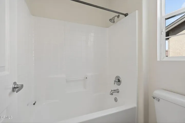 37-web-or-mls-UpmarketMedia-337 Fea-140