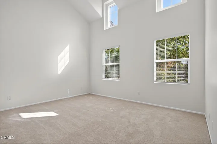 22-web-or-mls-UpmarketMedia-337 Fea-76