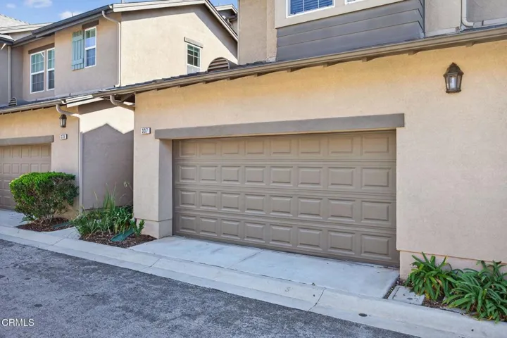 47-web-or-mls-UpmarketMedia-337 Fea-173