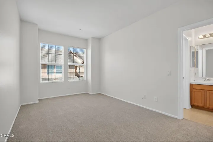38-web-or-mls-UpmarketMedia-337 Fea-142