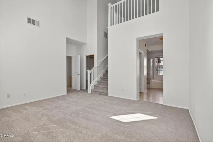 24-web-or-mls-UpmarketMedia-337 Fea-87