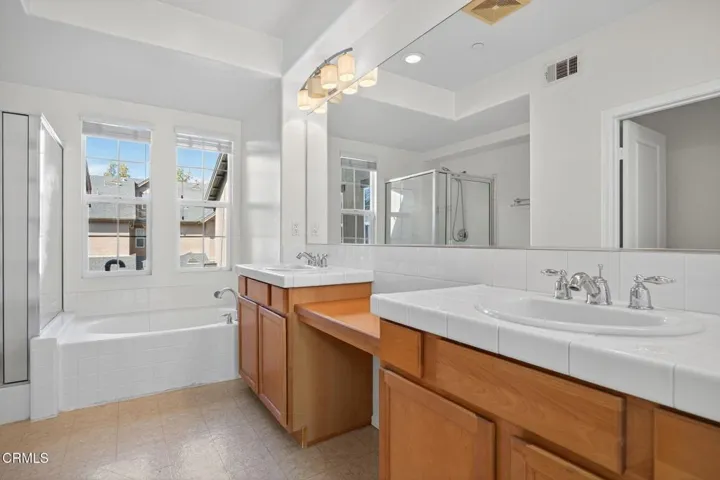 26-web-or-mls-UpmarketMedia-337 Fea-93