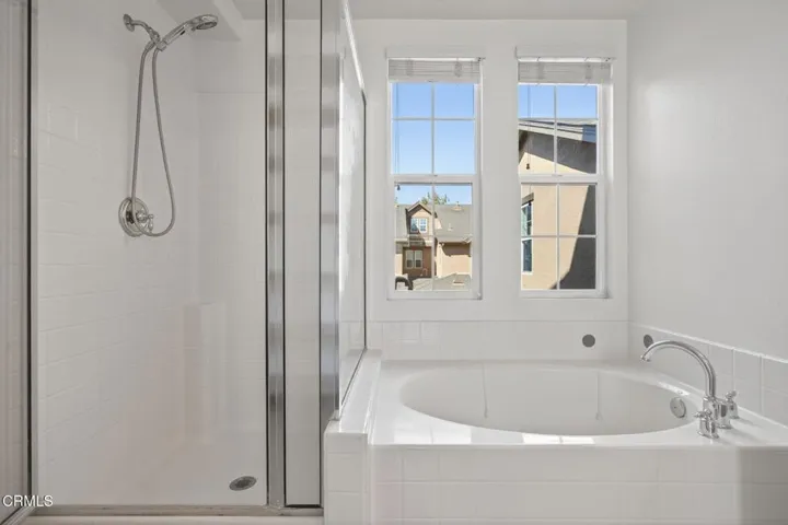 29-web-or-mls-UpmarketMedia-337 Fea-106