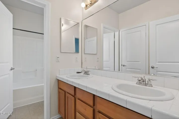 36-web-or-mls-UpmarketMedia-337 Fea-136