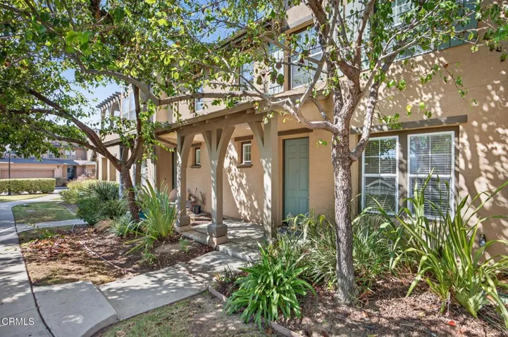 1-web-or-mls-UpmarketMedia-337 Fea-5