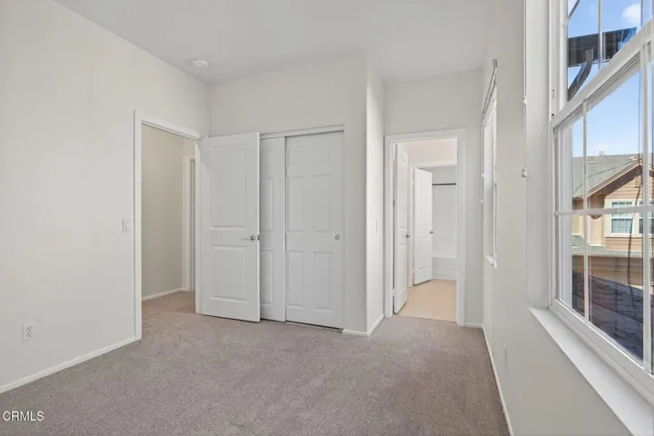 35-web-or-mls-UpmarketMedia-337 Fea-131