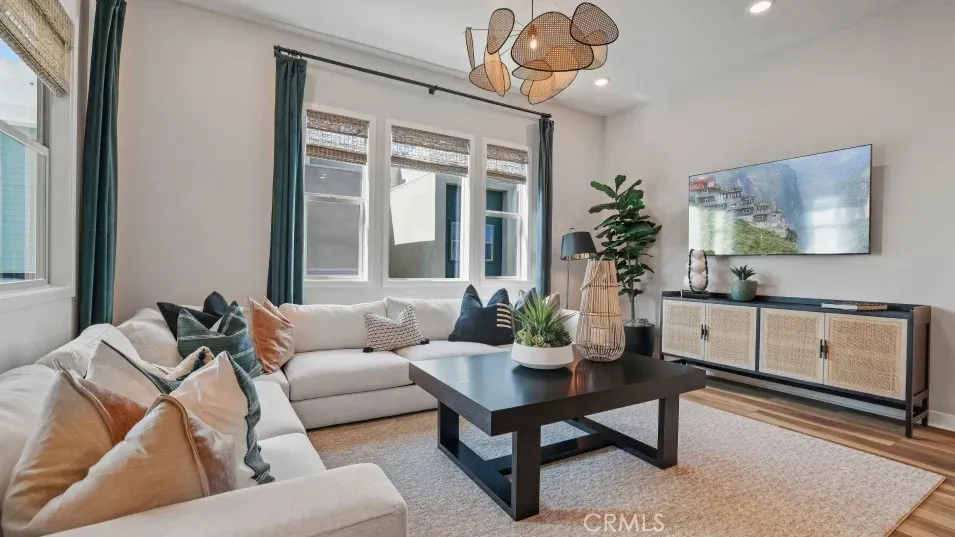 1005 Walnut Terrace, Montebello, California 90640 home-pic-8