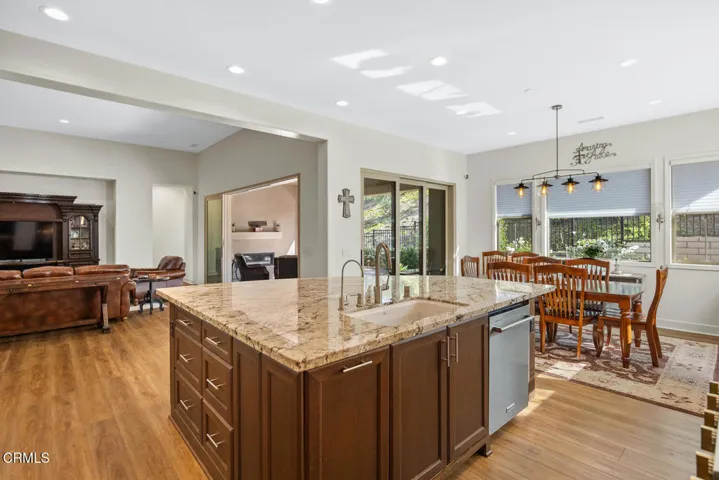 2188 Jovana Ct Camarillo CA-large-019-03