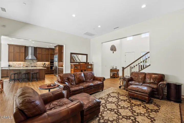 2188 Jovana Ct Camarillo CA-large-008-00