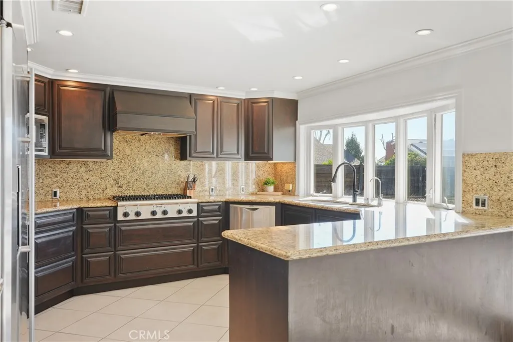 24952 Hendon, Laguna Hills, California 92653 home-pic-31