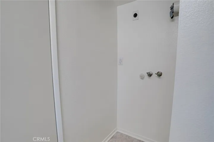 washer/dryer hookup in bathroom #2