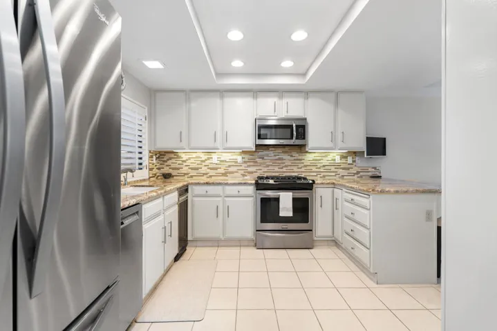 83 conejo_kitchen stove